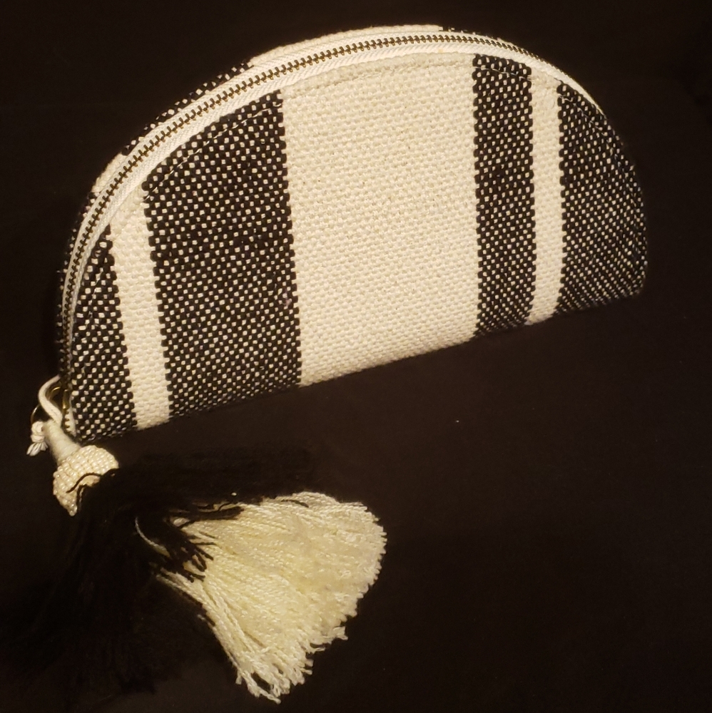 Black and white cluth